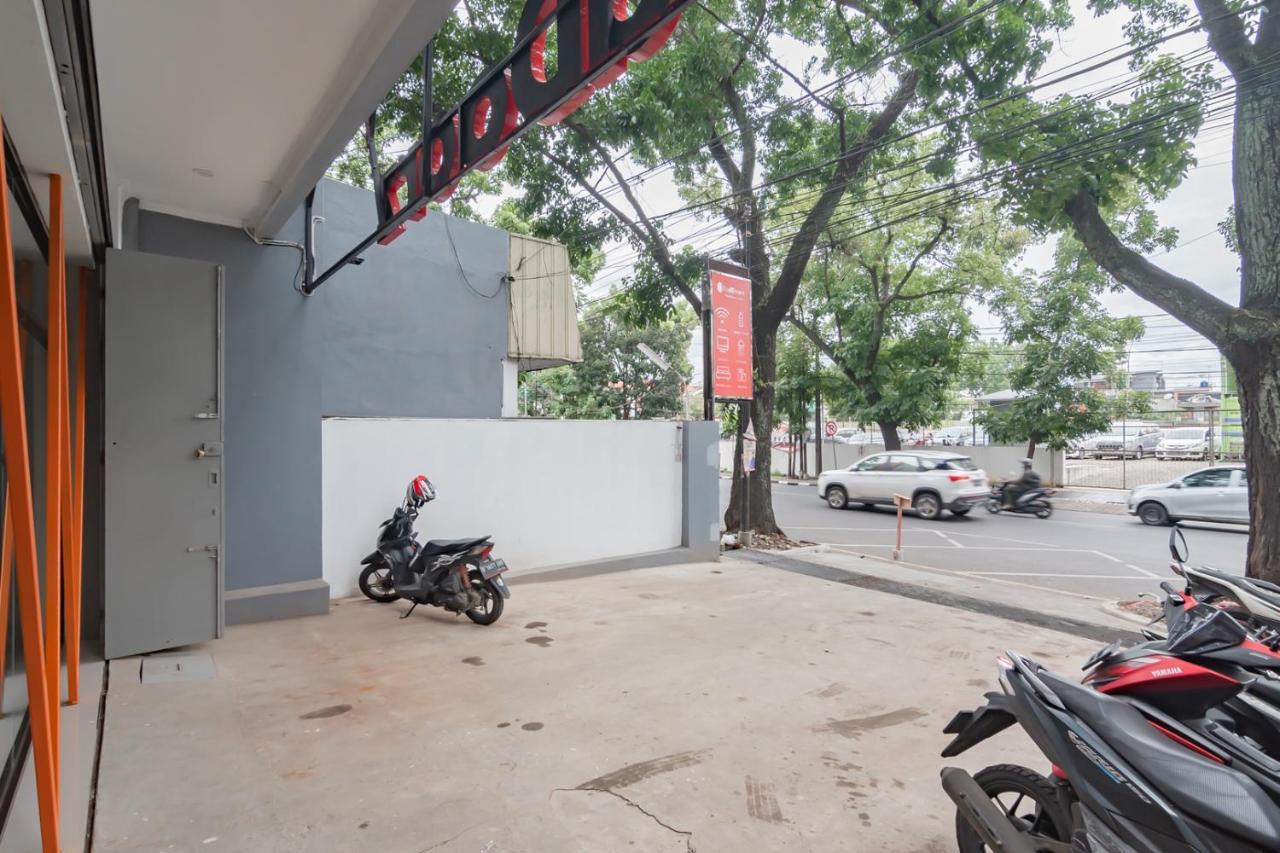 Hotel Reddoorz @ Karapitan Street Bandung