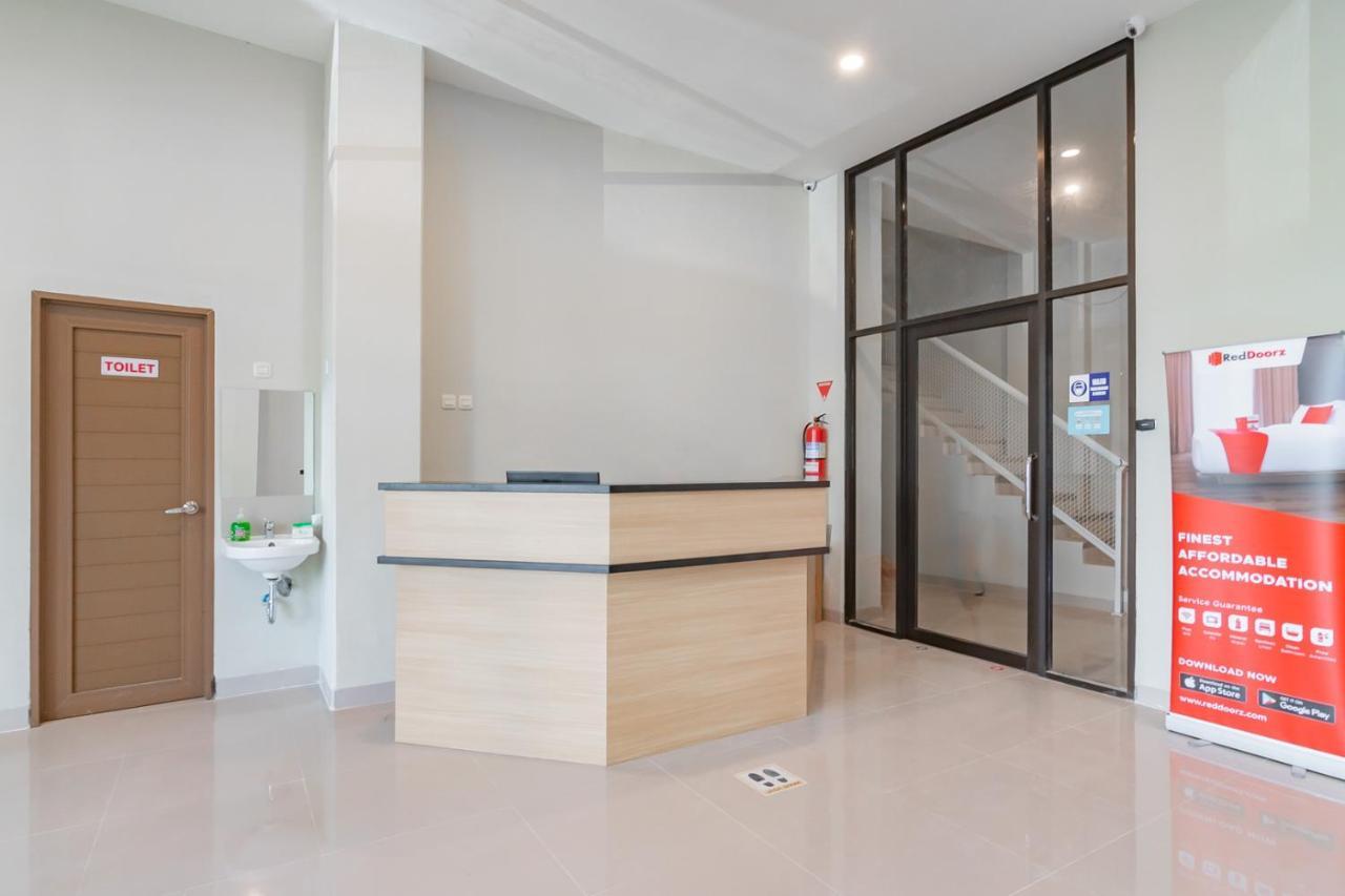 Hotel Reddoorz @ Karapitan Street 3*