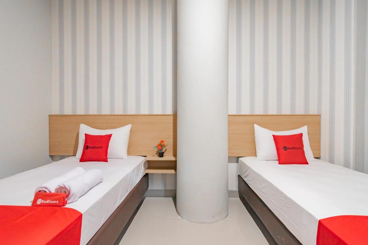 Hotel Reddoorz @ Karapitan Street Bandung
