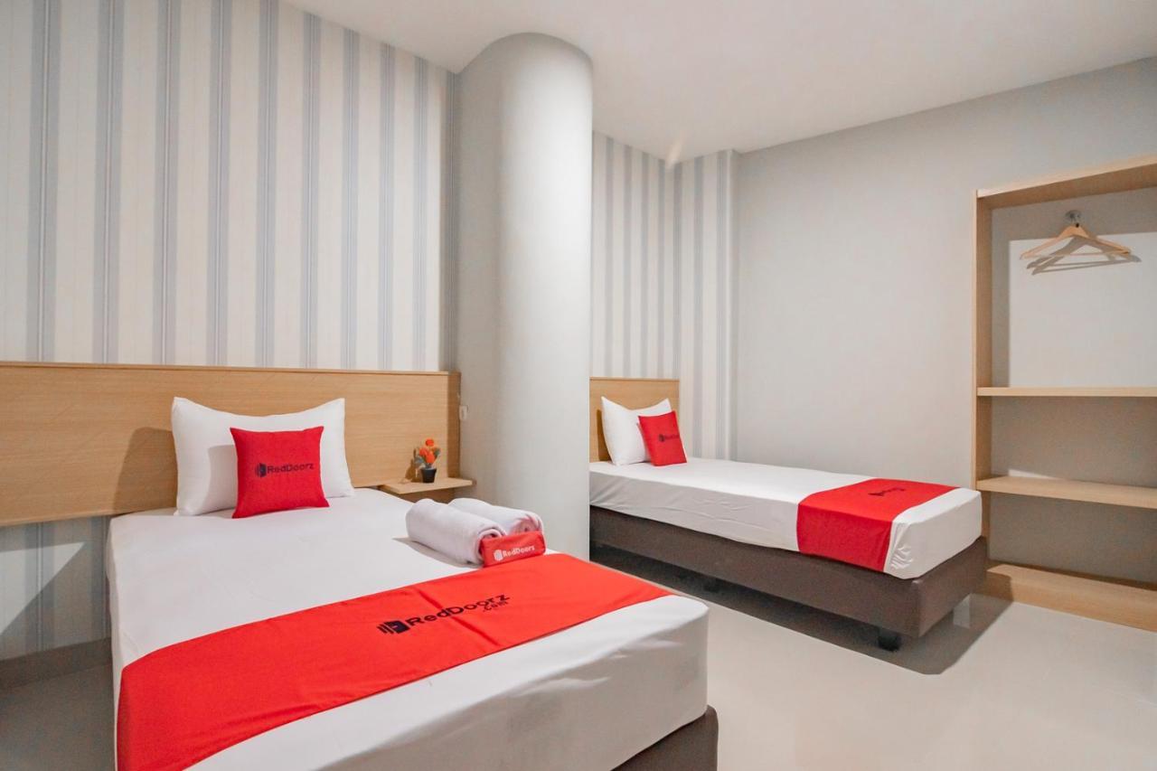 Hotel Reddoorz @ Karapitan Street